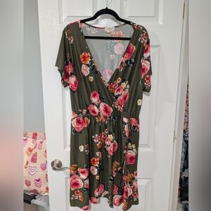 Derek Heart Plus Green Floral Short Sleeve Faux Wrap Dress in Size 2X